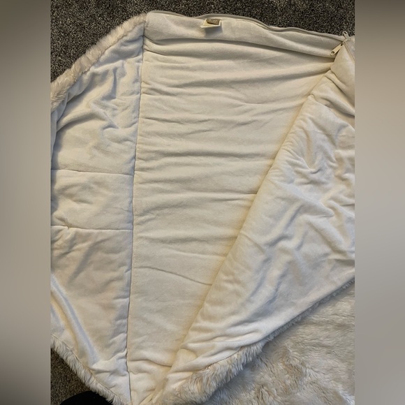 Pottery barn teen fur sleeping bag - Picture 3 of 7